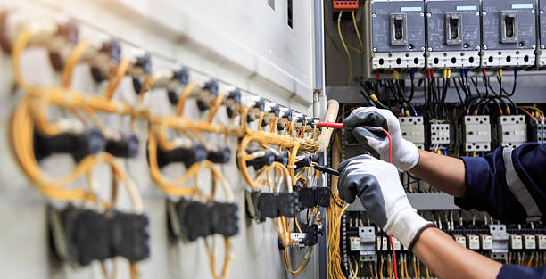 Professional Electrician technician working in Searingtown, NY